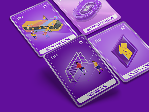 Cuatro cartas coleccionables de Nubank con temática de fútbol sobre fondo morado, con ilustraciones de un bus de hinchas, un estadio, un arco de fútbol y una camiseta firmada.